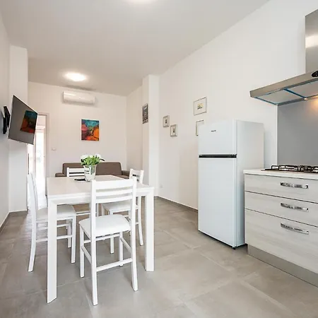 Esclusivo - Zona Metro Massaua-marche Apartmán *