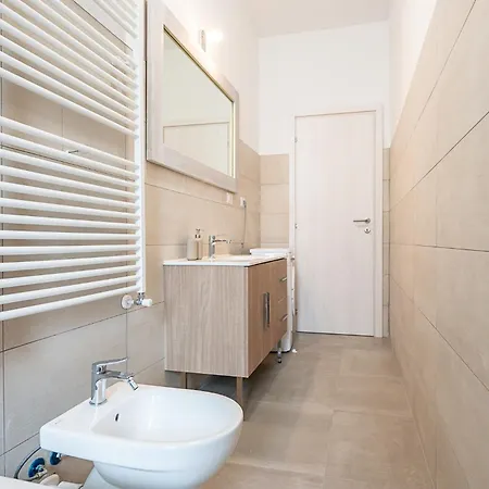 Esclusivo - Zona Metro Massaua-marche Apartmán *